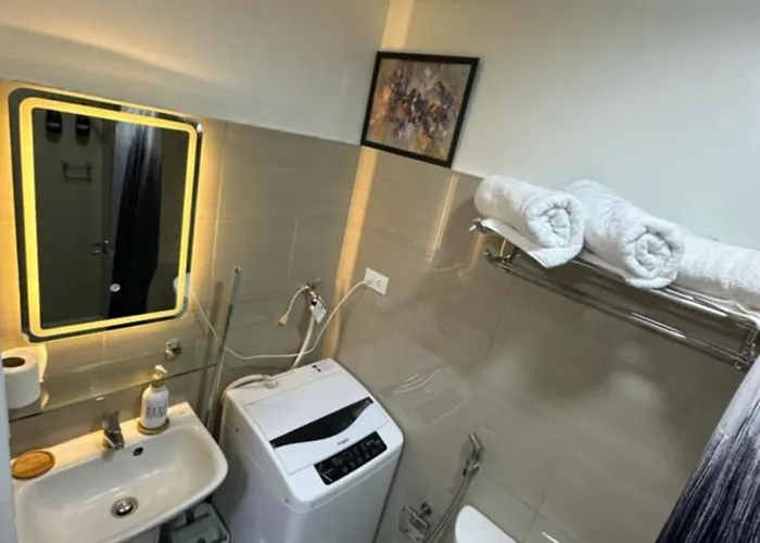 One Bedroom Near Moa Apartment Manila